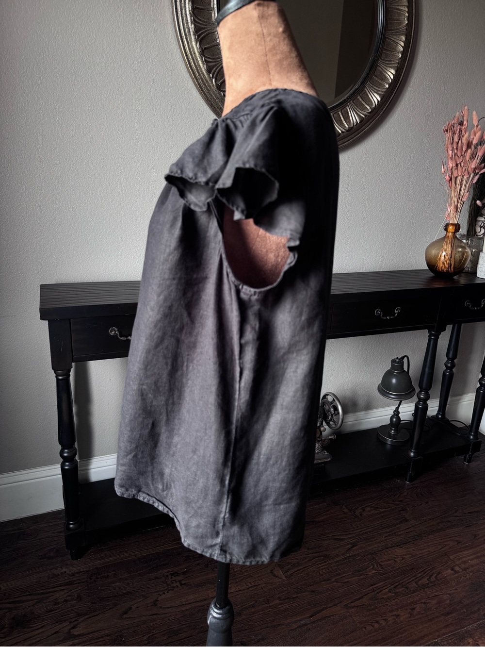 Velvet by Graham & Spencer Linen Black V-Neck Flutter Sleeve Blouse - Picture 5 of 11